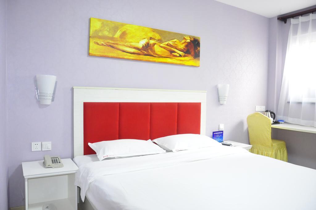 Super 8 Hotel Beijing Shijingshan Jiujiuyuan الغرفة الصورة
