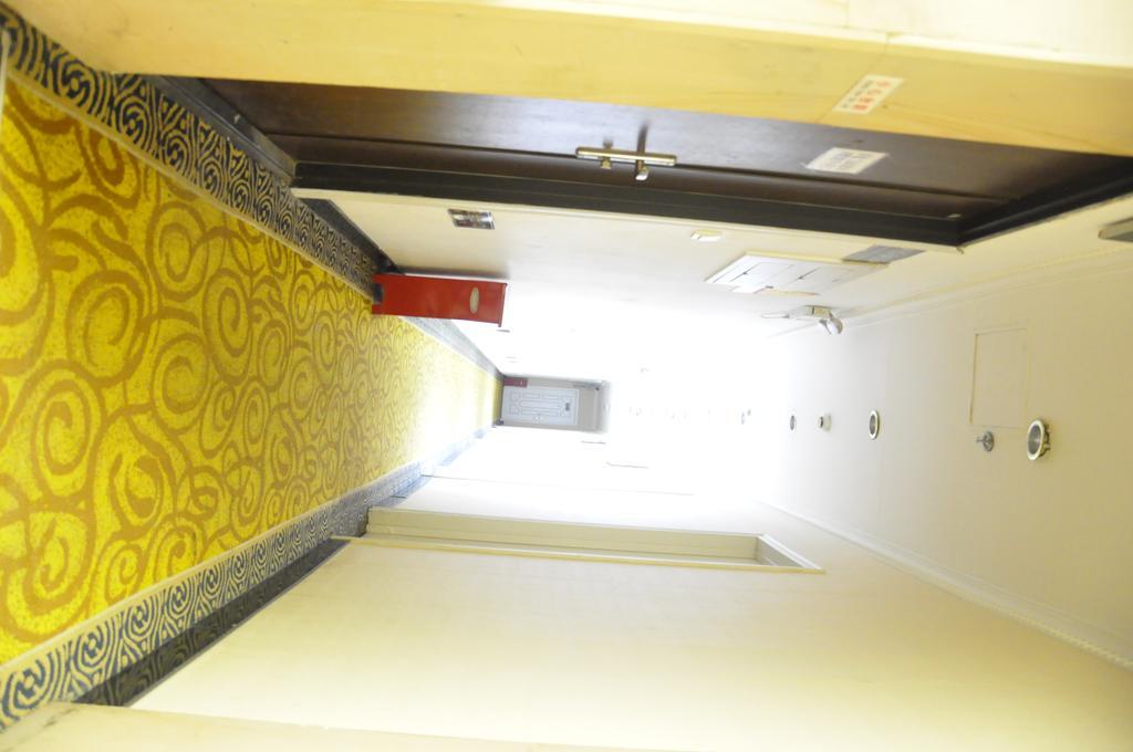 Super 8 Hotel Beijing Shijingshan Jiujiuyuan المظهر الخارجي الصورة